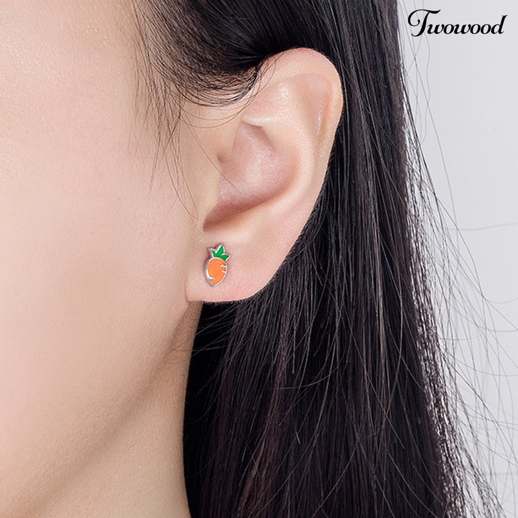 Twowood 1pasang Ear Studs Asymmetric Funny Mini New Trend Hadiah Kepribadian Kelinci Lucu Wortel Wanita Anting Fashion Perhiasan