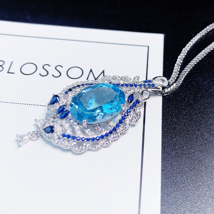 Goldkingdom Fashion Perhiasan Aksesoris Ready Stock Perhiasan Tinggi Sky Blue Topaz Liontin Perempuan Cahaya Mewah Micro-set Karbon Tinggi Berlian Bulu Kalung.