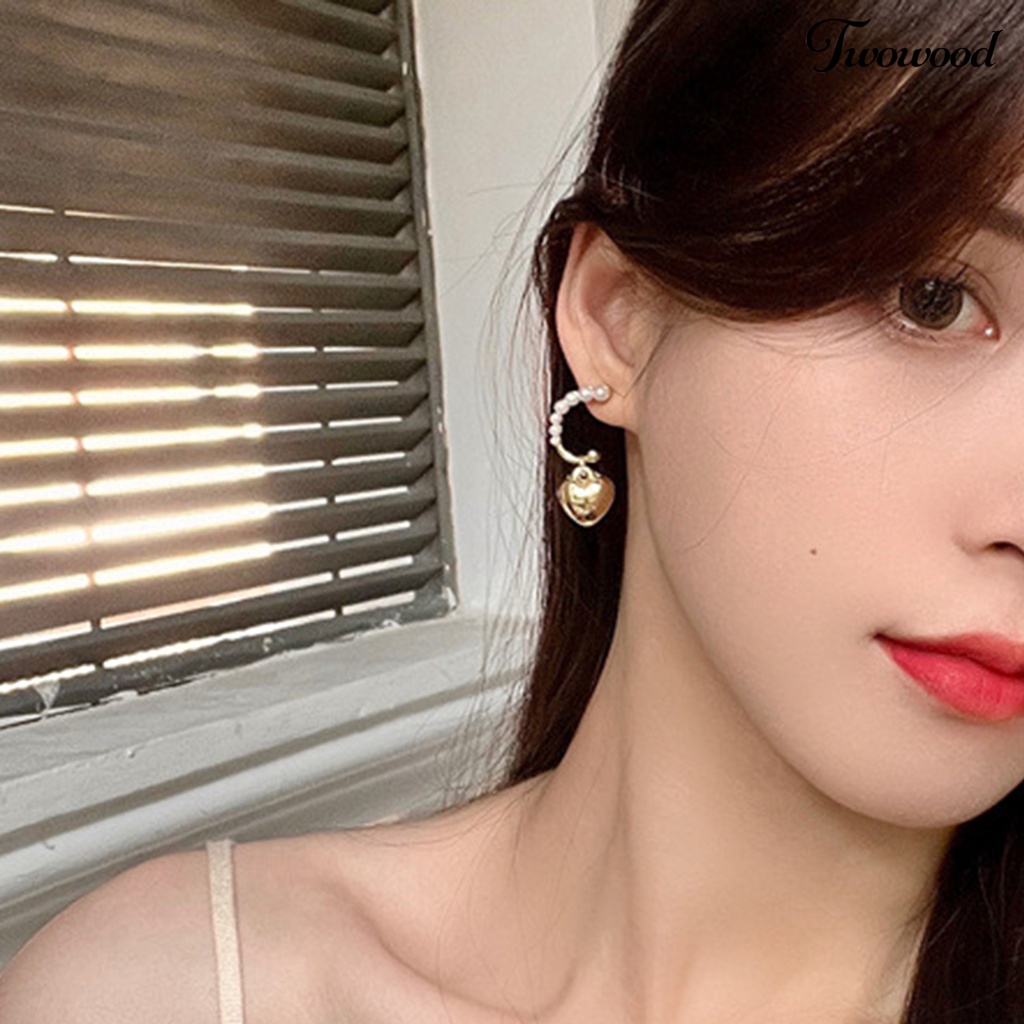 Twowood 1pasang Drop Earrings Temperamen Elegan Mutiara Imitasi Terang Kilau Geometris Hias Hadiah Wanita Romantis Hati Liontin Stud Earrings Perhiasan Untuk Pakaian Sehari-Hari