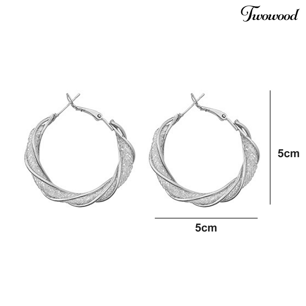 Twowood 1pasang Anting Hoop Besar Geometris Memutar Berongga Logam Lingkaran Anting Perhiasan Fashion