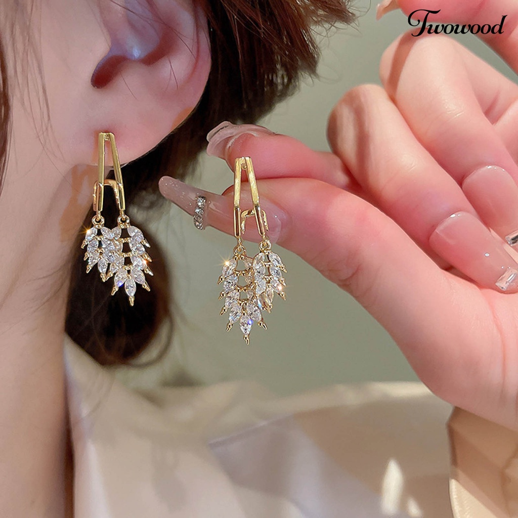 Twowood 1pasang Wanita Anting Bentuk Geometris Liontin Electroplating Warna Emas Kepribadian Berdandan Fashion Item Fashion Daun Faux Zircon Drop Earrings Aksesoris Pakaian