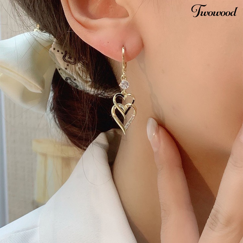 Twowood 1pasang Menjuntai Anting Vintage Berongga Keluar Mengkilap Berlian Imitasi Bertatahkan Berkilau Hias Hadiah Wanita Double-layer Hati Liontin Drop Earrings Retro Perhiasan