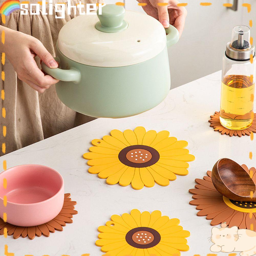 SOLIGHTER Placemat Kitchen Accessories Cookware Pad Non-Slip Dish Bowl Pot Mat Sunflower