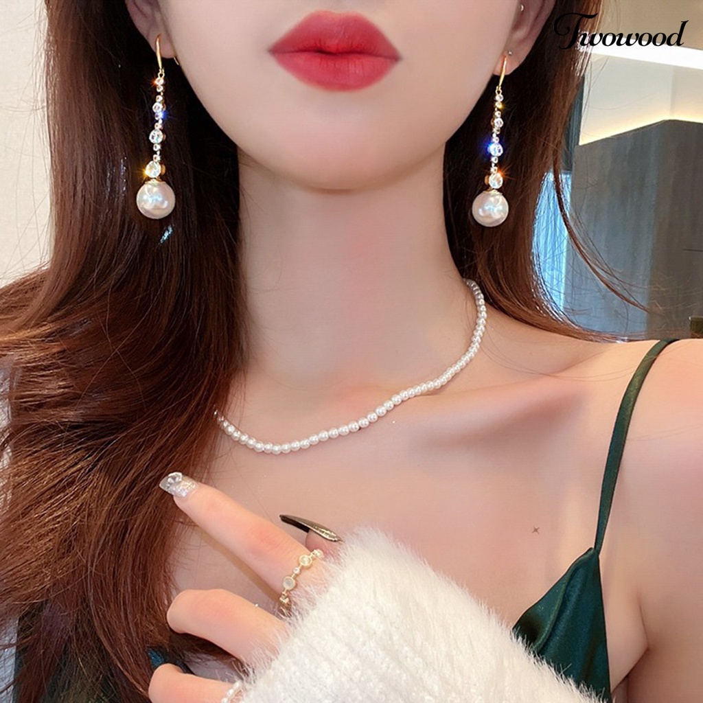 Twowood 1pasang Anting Menjuntai Berlian Imitasi Hias Mutiara Imitasi High Gloss Poles Geometris Berdandan Aksesori Anting Panjang Kait Drop Earrings Untuk Tanggal