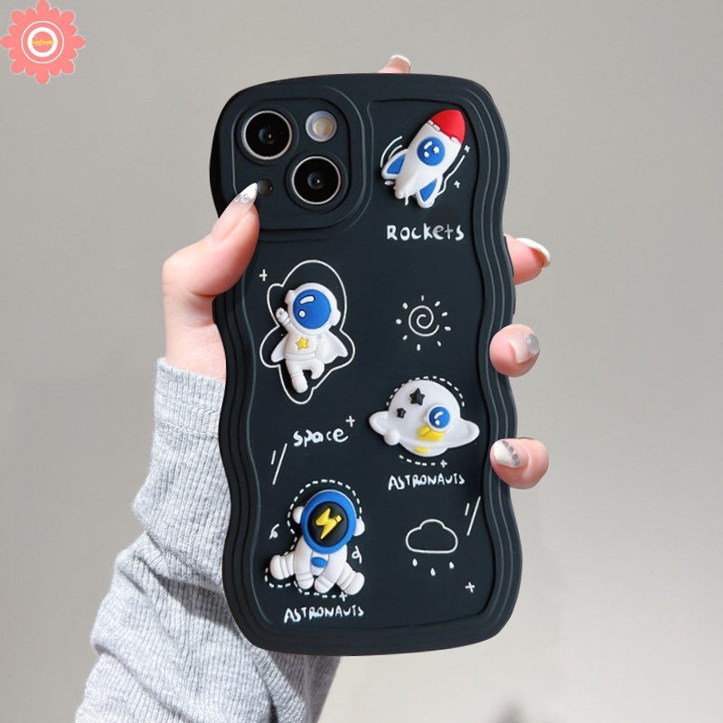 Case OPPO A57 A95 A15 A17 A16 A7 A74 A12 A5 A9 A76 A52 A3s A54 A16s A16K A55 A5s A17K A96 Reno8 7 6 8Z 7Z A77 A1k A53 Wavy Edge Lucu Kartun Boneka 3D Antariksa Astronot Lembut Sarung