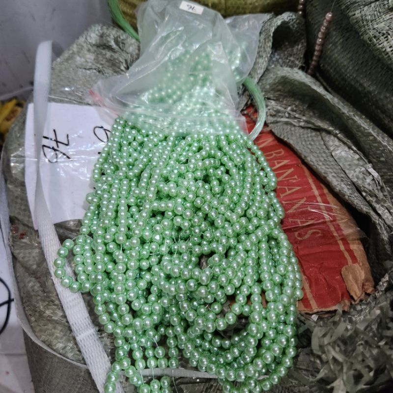 MUTIARA SINTETIS BERAT / MUTIARA JAHIT UKURAN 6 MM KILAU SULIT MENGELUPAS PER PACK / BUNGKUS BESAR ISI 20 RENTENG PER 1 WARNA ( KATALOG KE 2 )