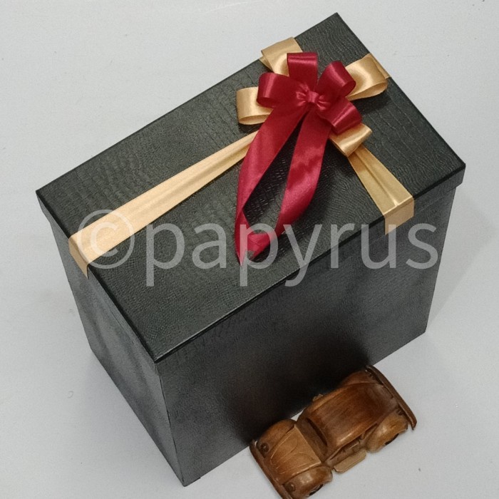 

⭐BISA COD⭐ PAPYRUS 15x25 Tinggi 30cm Kotak Kado Gift Box - Slide Foto 1