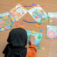 MyBunayya Mainan Edukasi - Islamic Toddler Busy Pack Bermain Kancing / Dialog Tauhid