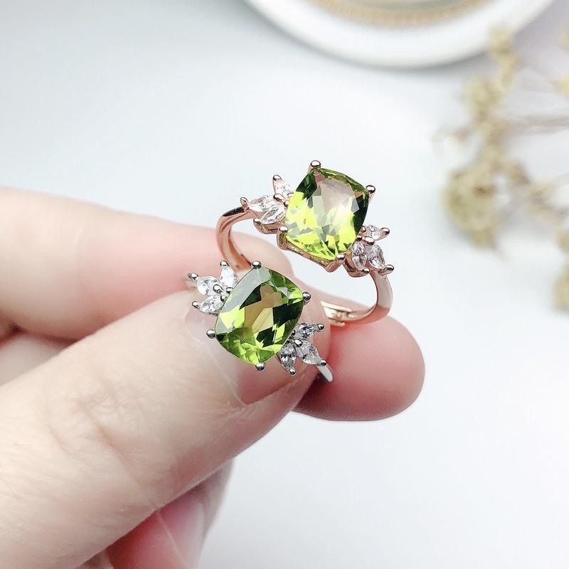 Goldkingdom Aksesoris Perhiasan Fashion Ready Stock Cincin Peridot Alami Desain Niche Wanita, Segar Dan Sederhana, Cincin Harta Karun Berwarna Kuning-Hijau, Mulut Yang Dapat Disesuaikan