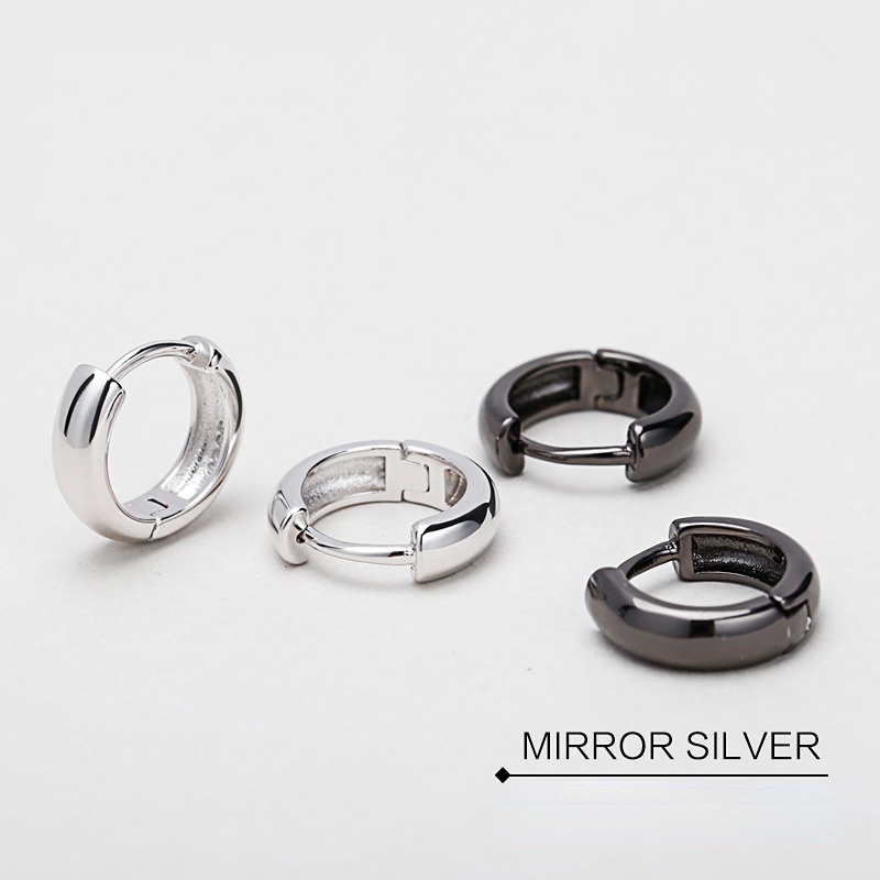 Goldkingdom Aksesoris Perhiasan Fashion Ready Stock Perak Disepuh Hitam-Putih Anting Pria Dan Wanita Kepribadian Korea Temperamen Pasangan Telinga Giwang Anting Lingkaran Sederhana.