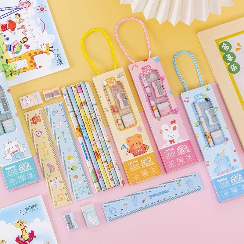 

1 SET Paket Alat Tulis 5IN1 Pensil Penggaris Penghapus Hadiah Lucu Pena Bolpen Paket Lengkap Sekolah-807