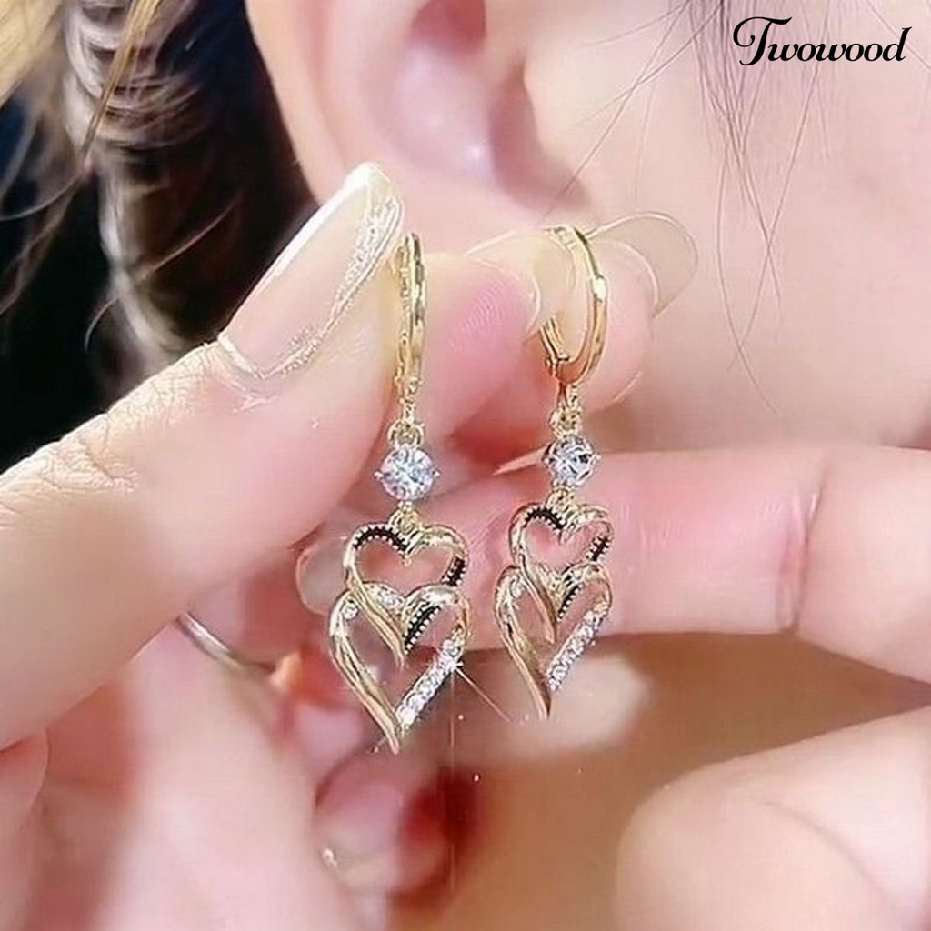 Twowood 1pasang Menjuntai Anting Vintage Berongga Keluar Mengkilap Berlian Imitasi Bertatahkan Berkilau Hias Hadiah Wanita Double-layer Hati Liontin Drop Earrings Retro Perhiasan