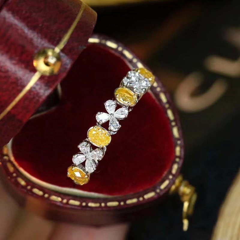 Cincin Berlian Kuning Simulasi Mewah Tembaga Zirkon Empat Daun Clover Zircon Baris Tipis Ring Tail Ring Untuk Wanita