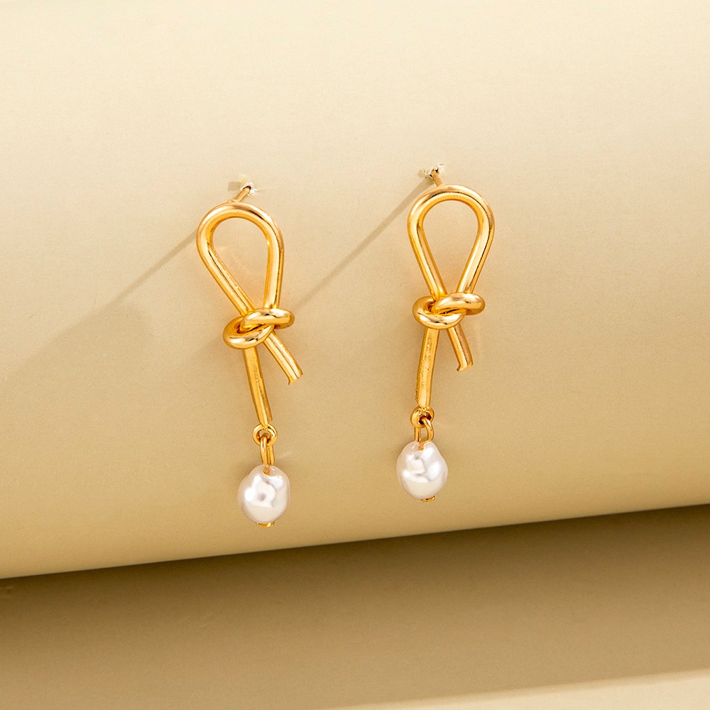 Anting Retro Fashion Untuk Temperamen Wanita Anting Liontin Mutiara Busur Sederhana