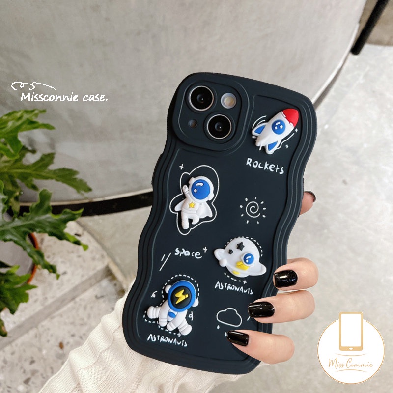 Casing Kartun Tepi Bergelombang Kompatibel Untuk iPhone 11 Pro Max7 6s 8 6 14 Plus XR X XS Max 11 13 12 14 Pro Max SE 2020 Lembut Tpu Lucu Boneka 3D Astronot Space Phone Cover