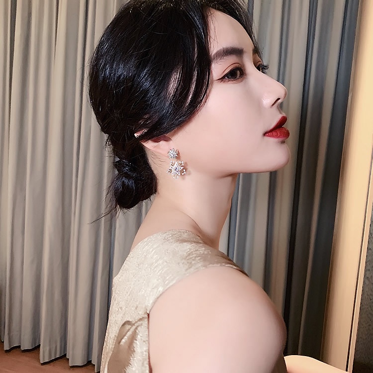 Cahaya Mewah925Jarum Perak High-End Anting-Anting Influencer Perancis Retro Anting-Anting Desain Niche Bunga Matahari Anting-Anting