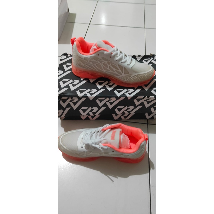 (Jy)Spatu wanita  sport Keren Kualitas bagus impor size 37 putih pink