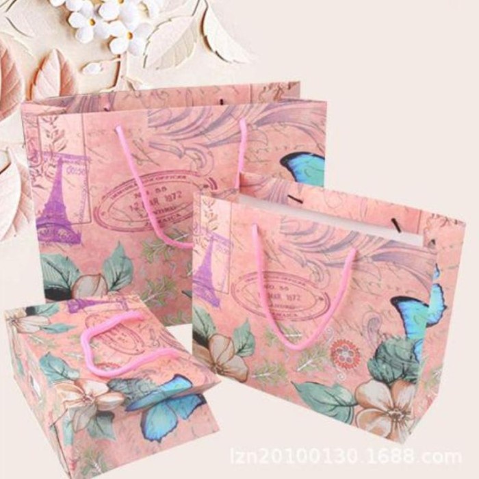 

⭐BISA COD⭐ Paperbag Kado tas Kertas goodie Bag Gift Bag Flaminggo ukuran S,M,L - Eiffel, M