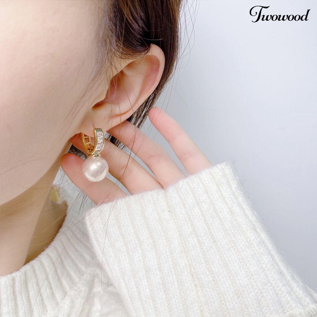 Twowood 1pasang Drop Anting Gaya Perancis Retro Hollow U Shape Elegan High Gloss Mutiara Imitasi Wanita Earrings Fashion Perhiasan