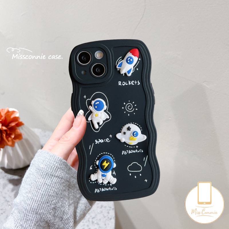 Casing Kartun Tepi Bergelombang Kompatibel Untuk iPhone 11 Pro Max7 6s 8 6 14 Plus XR X XS Max 11 13 12 14 Pro Max SE 2020 Lembut Tpu Lucu Boneka 3D Astronot Space Phone Cover