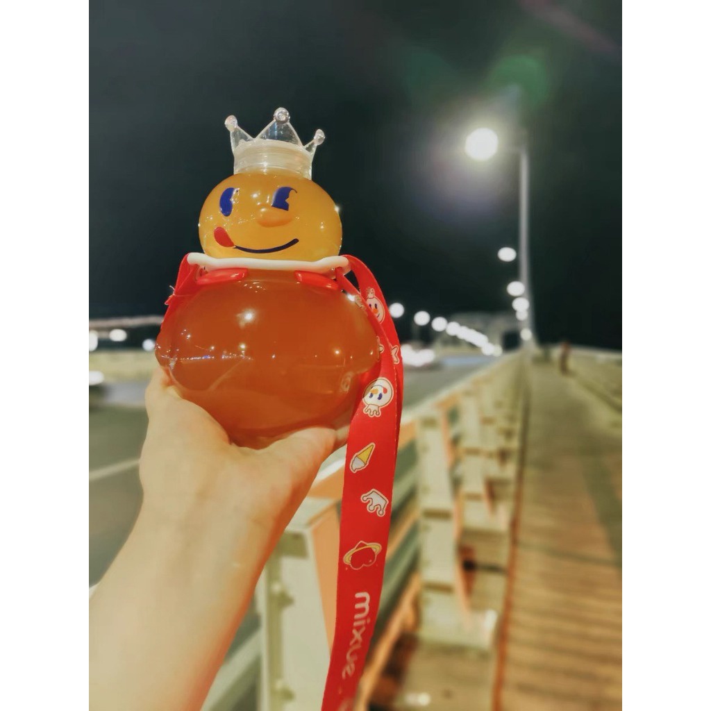 JMT-(COD) Botol minum mixue Bahan Plastik Tumblr Wang 700ml Bermain Salju