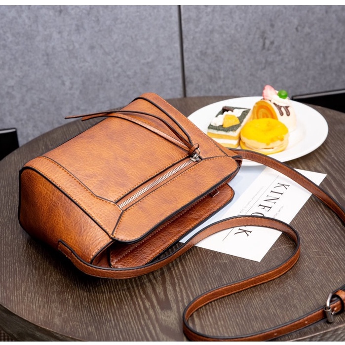 Tas Selempang Stradi / Stradi slingbag Women Fashion Import