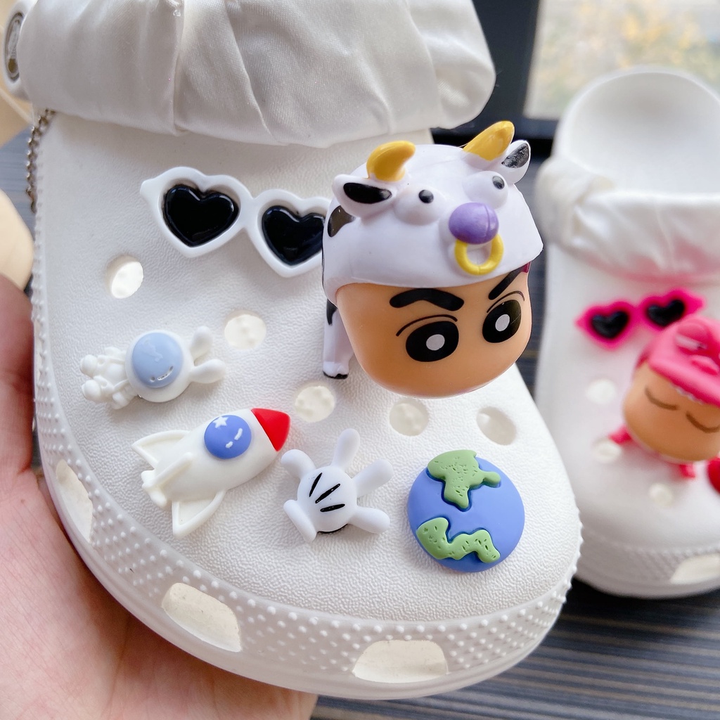 ✨shinydiy✨ Cow Crayon Shin-chan ✨Crocs jibbitz Terbaru untuk tampilan yang lebih segar l Dengan Crocs Jibbitz