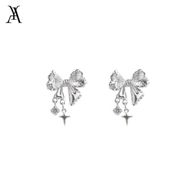 AY(CN) Anting Tusuk Silver Desain Pita Hias Kristal Gaya Korea Untuk Wanita