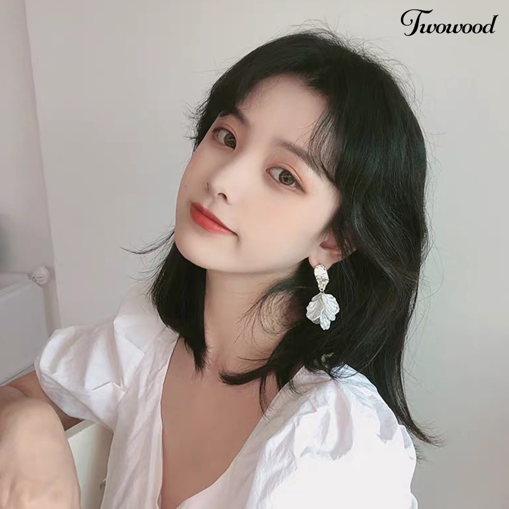 Twowood 1pasang Drop Earrings Kepribadian Hadiah Ulang Tahun Gaya Korea Temperamen Shell Putih Kelopak Bunga Stud Earrings Perhiasan Aksesori