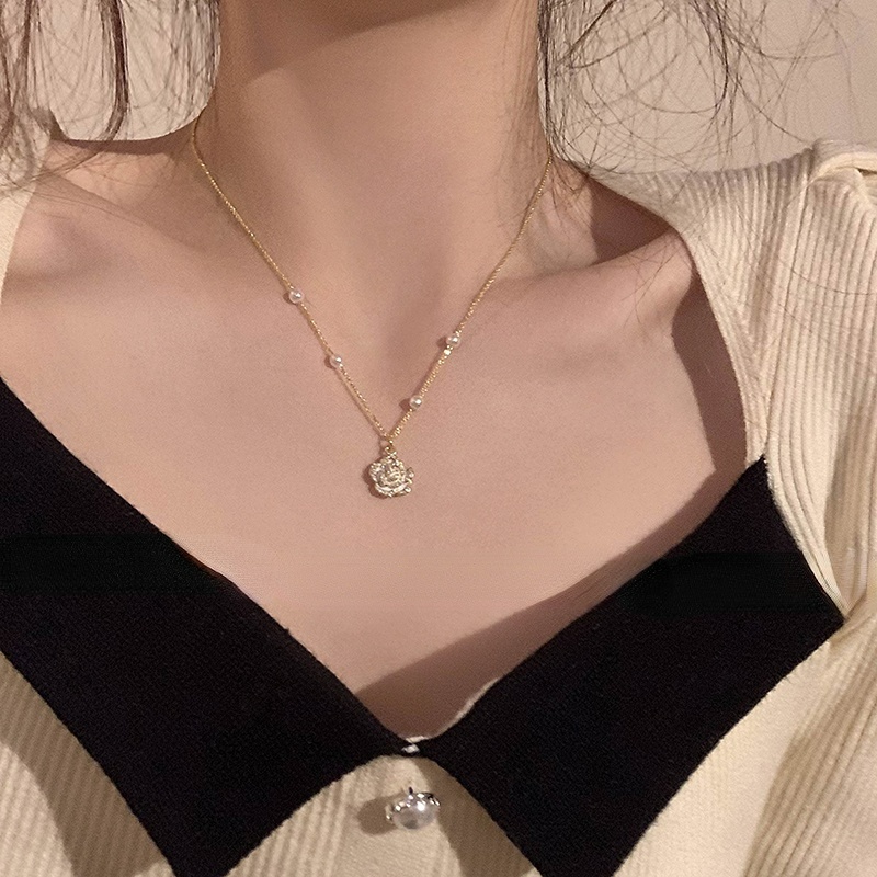 Kalung Mutiara Liontin Camellia Mewah Choker Rantai Klavikula Wanita Untuk Gadis Manis Keren