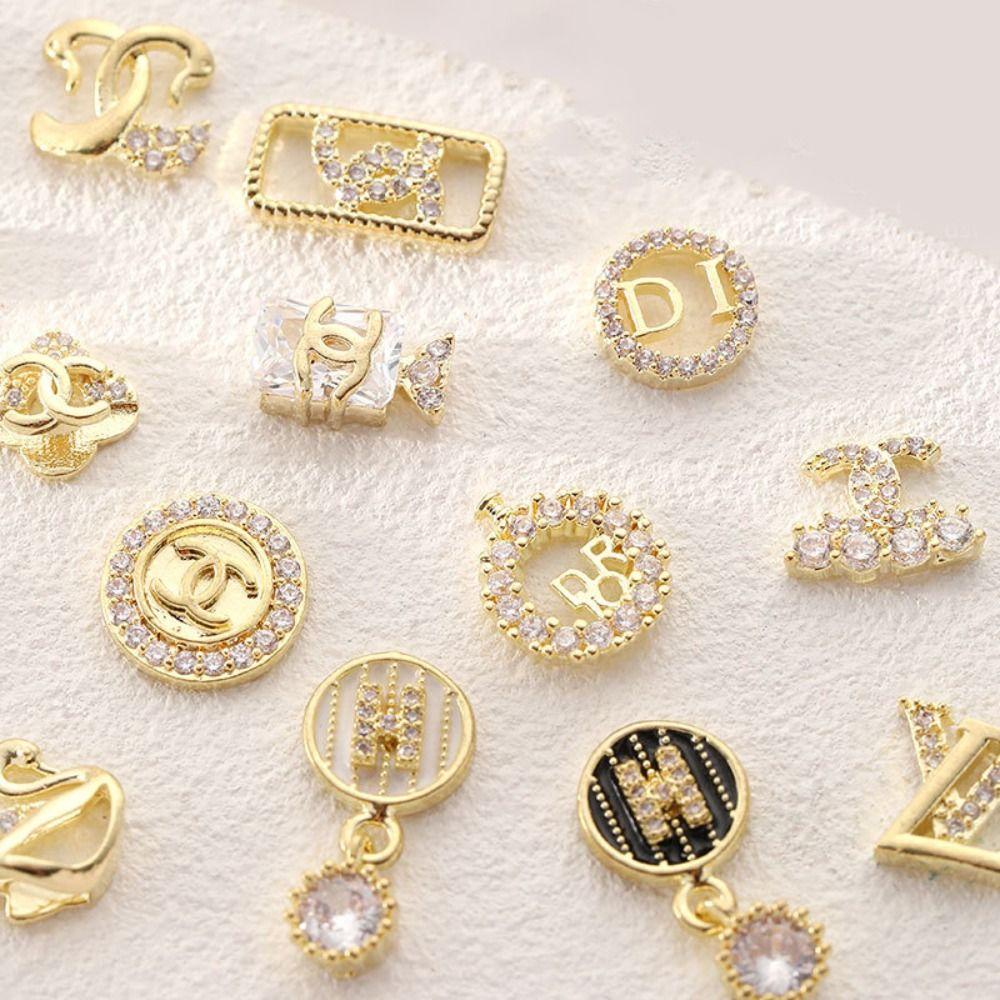 Mxbeauty Dekorasi Perhiasan Kuku Merek Mewah Gaya Campuran Profesional Logam Paduan Kuku Decal Rhinestones