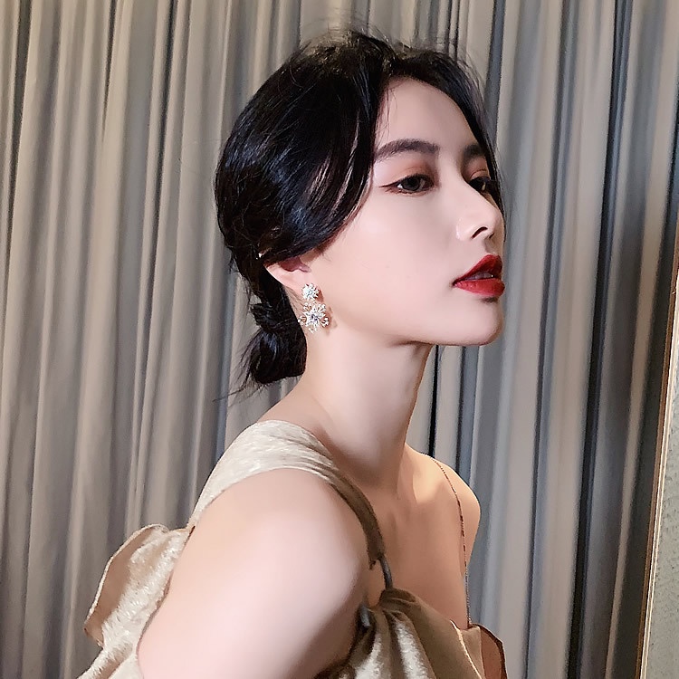 Cahaya Mewah925Jarum Perak High-End Anting-Anting Influencer Perancis Retro Anting-Anting Desain Niche Bunga Matahari Anting-Anting