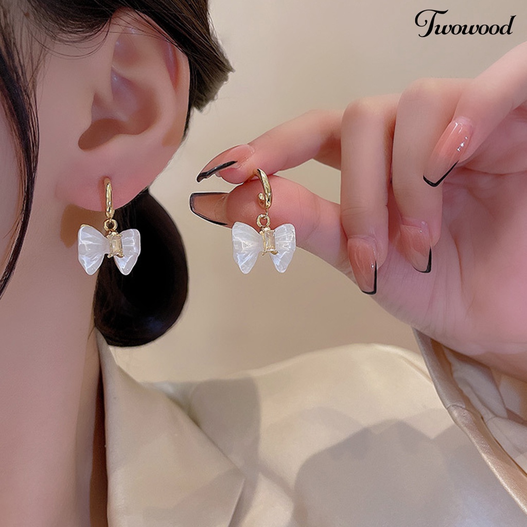 Twowood 1pasang Wanita Huggie Anting Busur-Simpul Bentuk Warna Kontras Berlian Imitasi Transparan Halus Tepi Telinga Dekorasi Ada Peradangan High-end Pernikahan Pengantin Drop Earrings