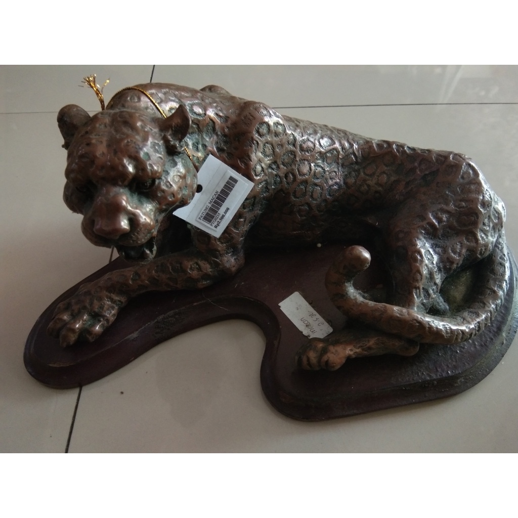 Patung macan