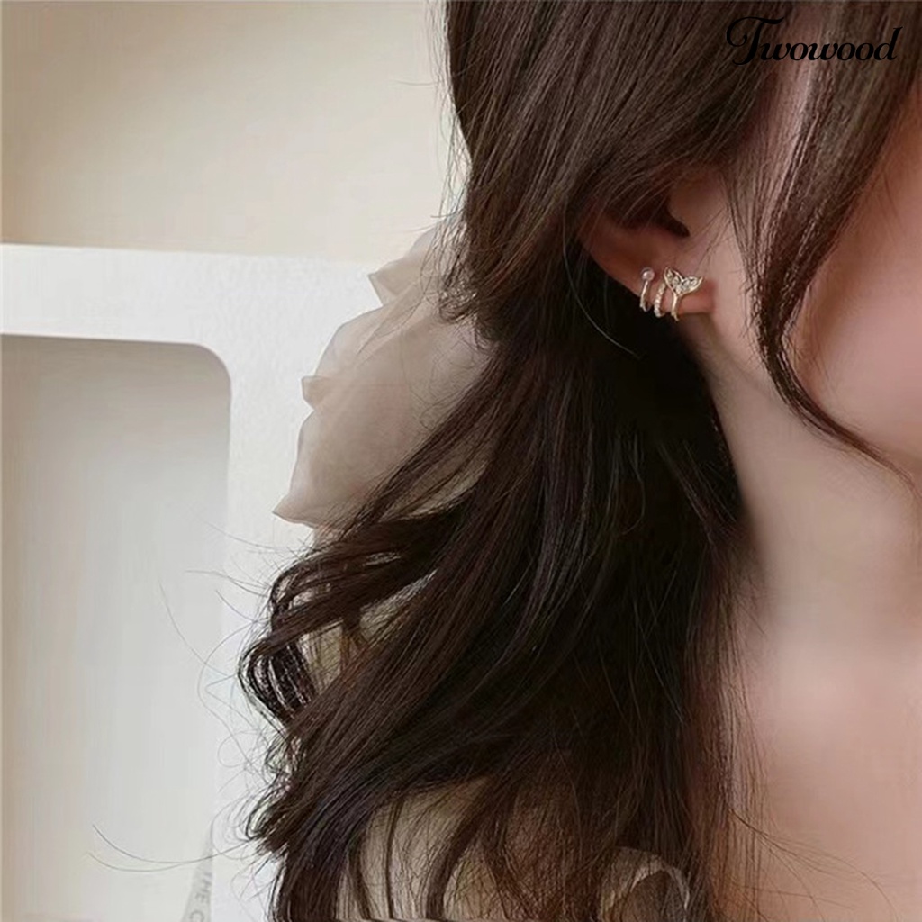 Twowood 1pasang Manset Telinga Non-Piercing 3cakar Gloss Tinggi Mutiara Imitasi Fishtail Desain Fashion Perhiasan Sparkling Cubic Zirconia Cartilage Earrings Untuk Perjamuan