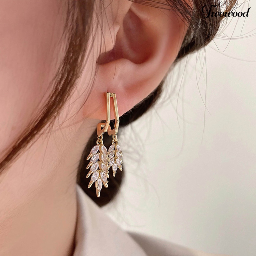 Twowood 1pasang Wanita Anting Bentuk Geometris Liontin Electroplating Warna Emas Kepribadian Berdandan Fashion Item Fashion Daun Faux Zircon Drop Earrings Aksesoris Pakaian