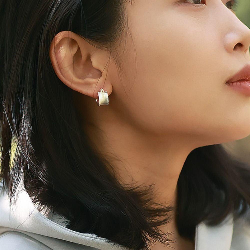 Mxbeauty Anting Tekstur Logam Elegan Vintage Punk Gesper Telinga Tembaga Sederhana Wanita Ear Stud