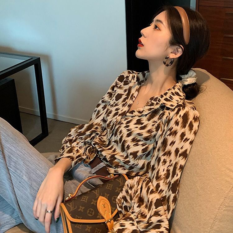IOS SHOP WAN KEMEJA SILK  WANITA MOTIF LEOPARD ATASAN KANTOR FORMAL CASUAL KOREAN STYLE MUSLIM HIJAB