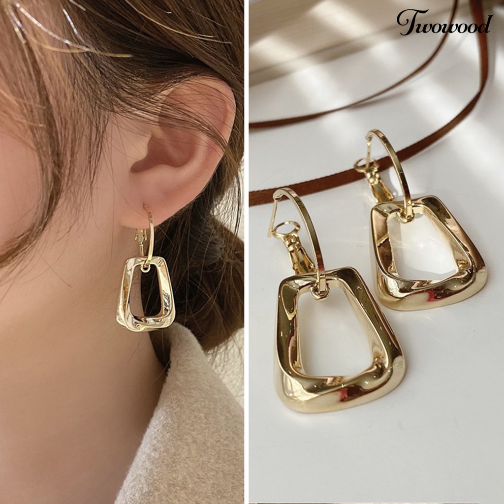 Twowood 1pasang Liontin Anting Berongga Geometri Liontin Tinggi Gloss Menawan Mewah Telinga Ornamen Colorfast Segi Empat Hoop Earrings Perhiasan Aksesori