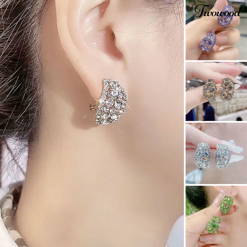 Twowood 1pasang Anting Pejantan Temperamen Mengkilap Elegan Geometris Berkilau Berdan Hadiah Valentine Wanita Kristal Imitasi Menjuntai Anting Perhiasan Pernikahan Aksesori Fashion