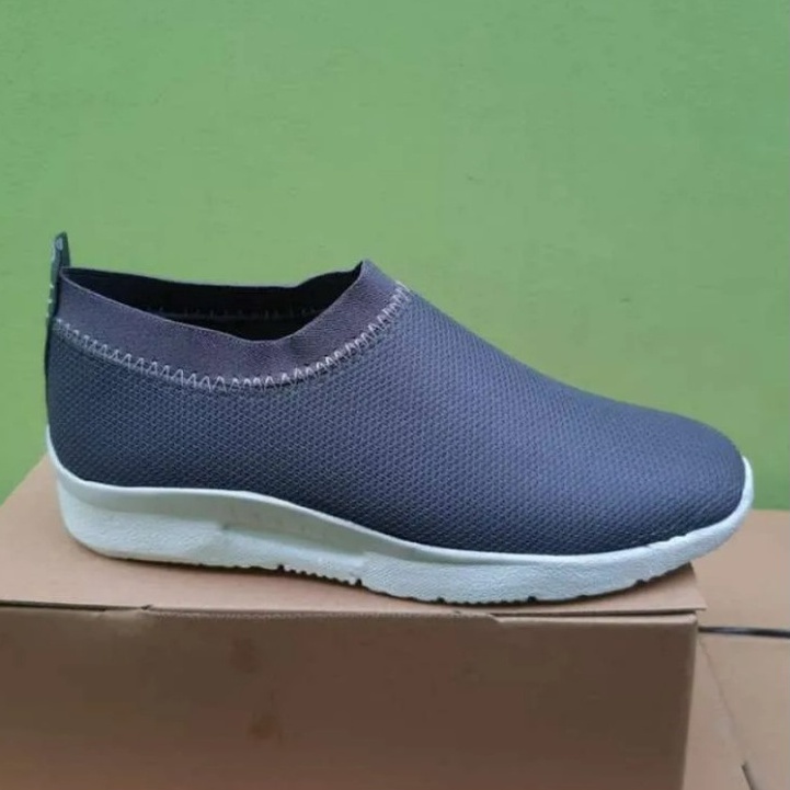 Sepatu Sneakers Slip On Wanita Casual Abu Polos Style Korea Santai untuk Jalan Olahraga - Cladiva FSH145