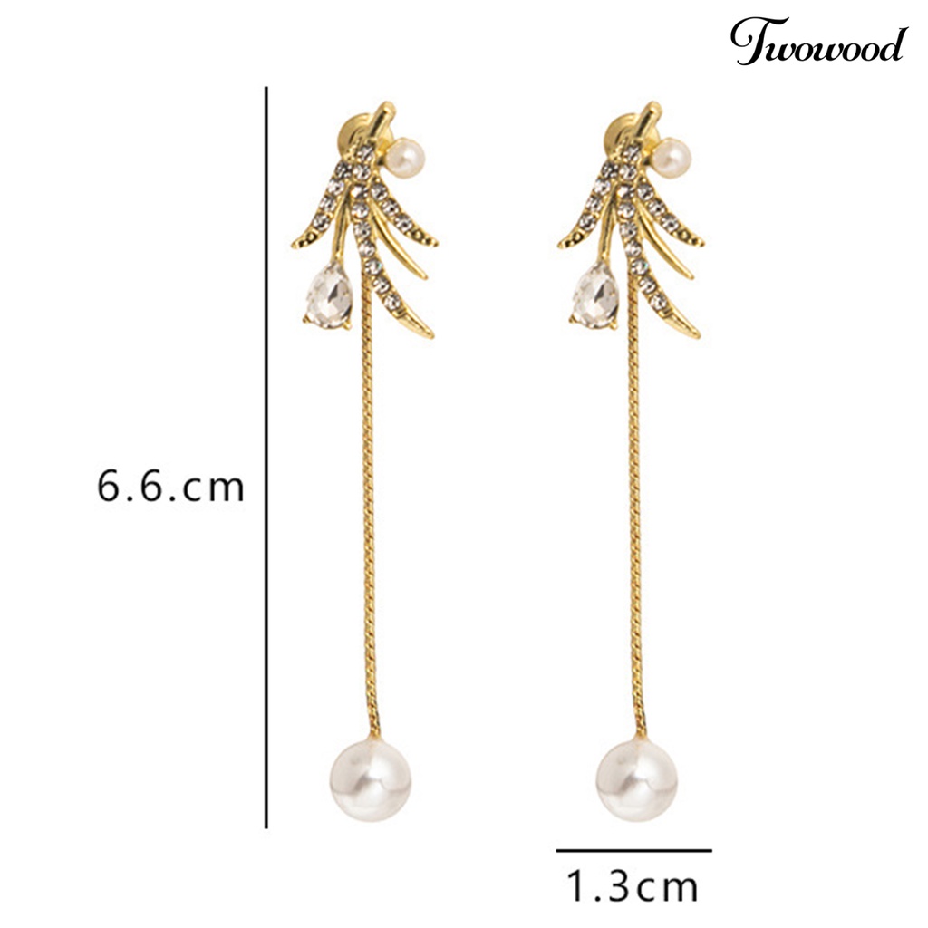 Twowood 1pasang Anting Panjang Eye-catching Maple Leaf Electroplating Geometris Mutiara Imitasi Dekorasi Tahan Luntur Fashion Cubic Zirconia Rumbai Anting-Anting Aksesoris Pakaian