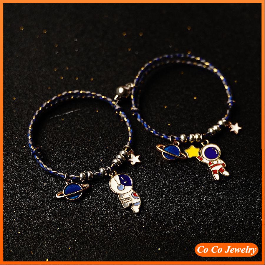 Gelang Couple Serut Menarik Astronot Planet Korea Charm Magnetic Buckle