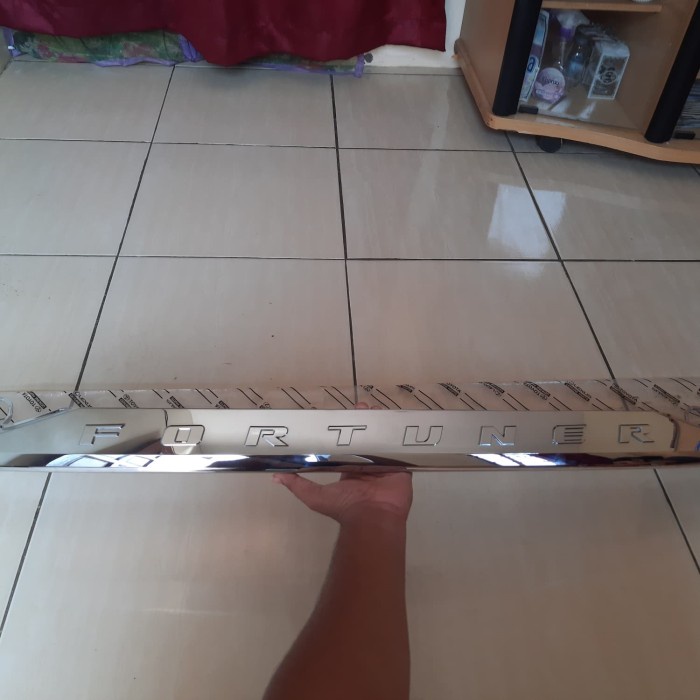 trunklid belakang bagasi fortuner vrz