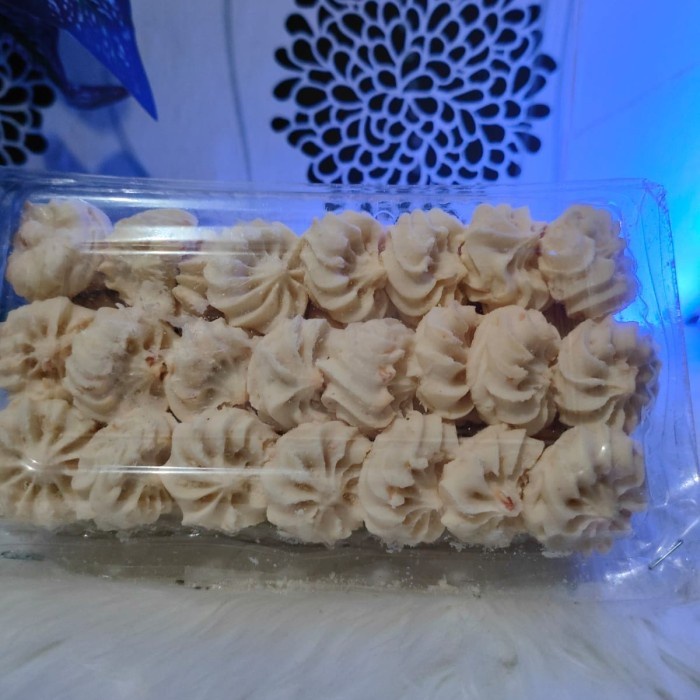 

kue kering sagu keju 250Gram