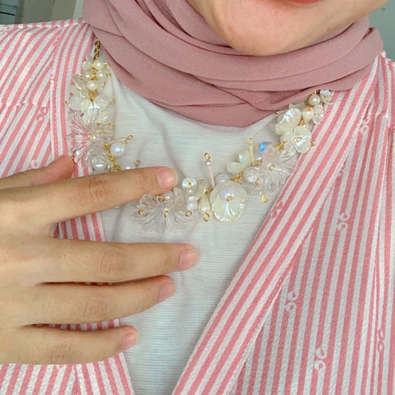 Kalung Kristal Mutiara untuk Hijab dan Nonhijab – AC 94 – Aksesoris Fashion Muslim Wanita Kondangan Hijabers Kekinian Crystal Beads Panjang