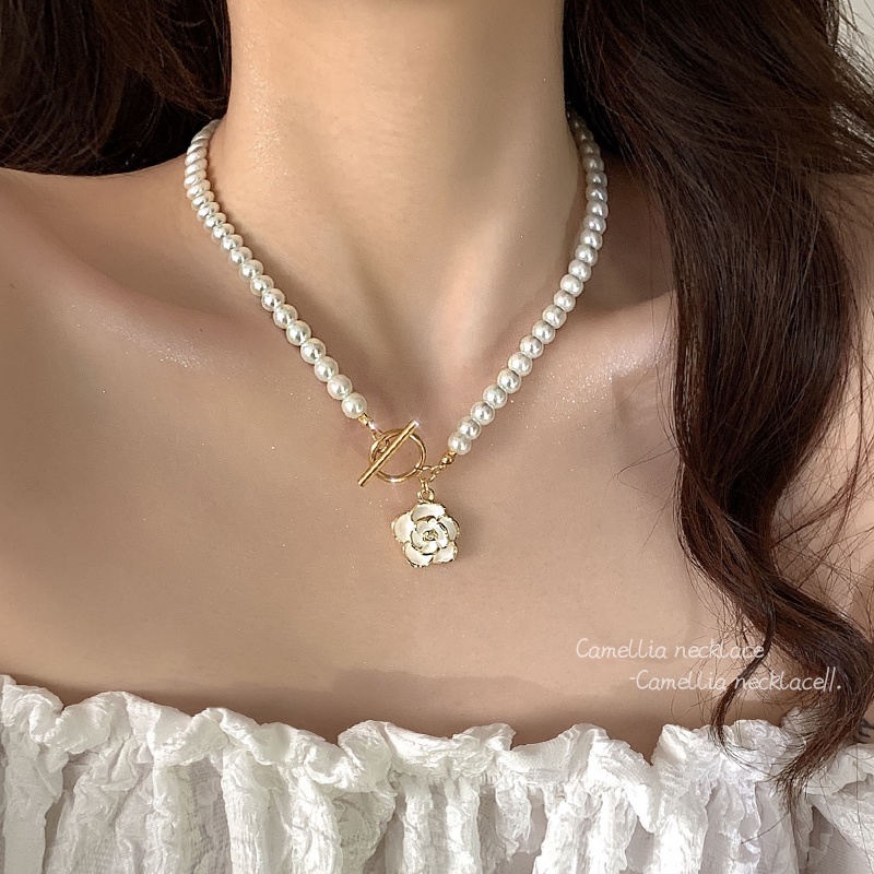 Perhiasan Kalung Mutiara lady Elegan