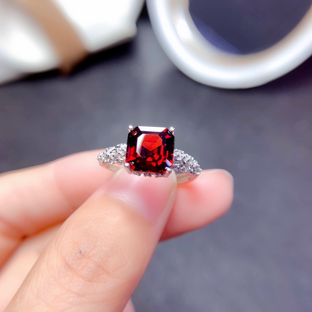 Goldkingdom Fashion Perhiasan Aksesoris Ready Stock Alami Mozambik Garnet Perempuan Cincin Putri Persegi Berlian Royal Blue Adjustable Color Treasure Ring