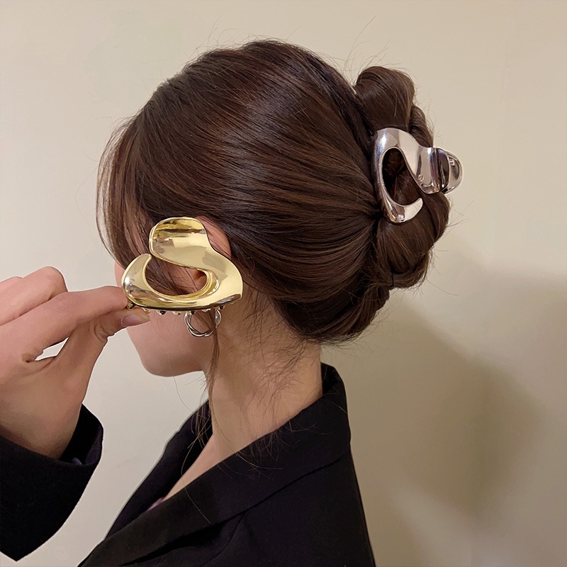 Canggih Rasa Logam Tidak Teratur Meraih Wanita Punggung Kepala Klip Rambut Piring Kecil Rambut Hiu Klip Hiasan Kepala Kartu Baru