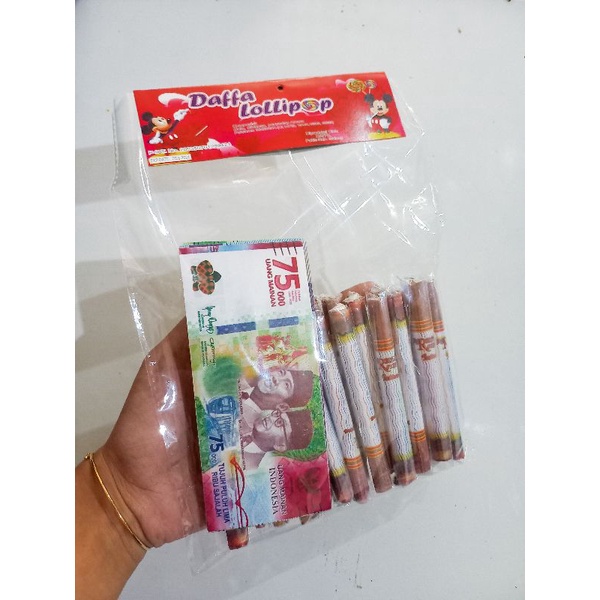 

PERMEN ROKOK ISI 20PCS BERHADIAH UANG MAINAN BY DAFFA LOLLIPOP